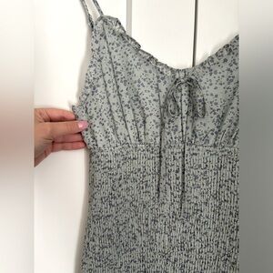 STORIA bodycon dress with adorable floral pattern!